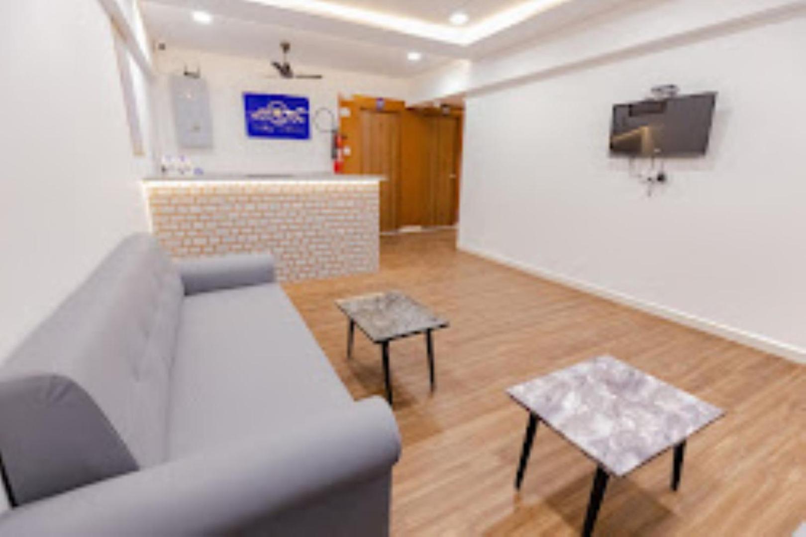 Lennox Hotel , Сурат Экстерьер фото